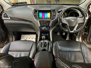 2014 142 Hyundai Santa FE 2WD Manual 7 Seat - Image 3