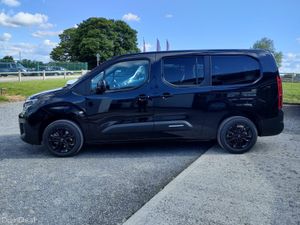 261 Wheelchair Car - Image 4