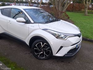 TOYOTA C-HR WITH LEATHER - Image 3