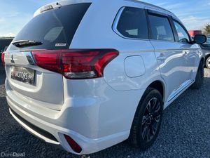 🔵 Mitsubishi Outlander 2.0 JURO PHEV 4WD 200BHP - Image 4