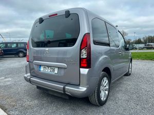 Wheelchair Car - Image 4