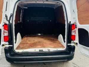 5 AVAIALABLE 2019 PEUGEOT PARTNER  NO VAT 1.6 HDI - Image 4