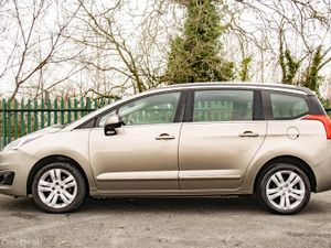 2016 Peugeot 5008 1.6 HDi Active Blue *Nice Spec* - Image 4