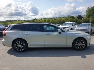 Volvo V60 2022 diesel 197 bhp Momentum - Image 3