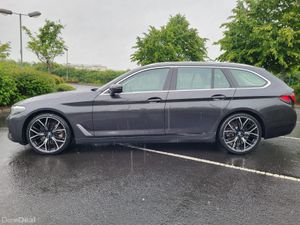 2021 BMW 520D SE AUTO TOURING WITH M SPORT ALLOYS - Image 3