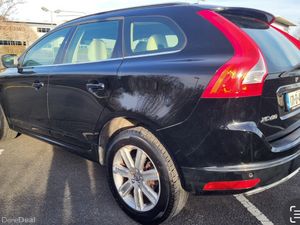 2017 VOLVO XC60 2.0 D D4 SE LOW TAX - Image 2