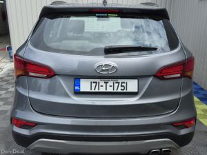 2017 Hyundai Santa Fe 2.2 CRDi 7 Seat - Image 4