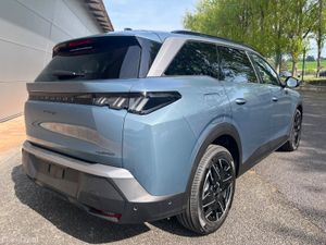 Peugeot 5008 Allure 1.2 Hybrid 136 - Image 3