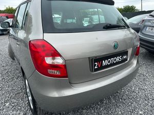 🔵 Skoda Fabia AMBITION 1.2 HTP 60BHP 4Dr  LOW KM - Image 4