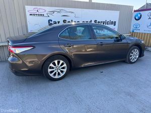 211 Toyota Camry 2.5 HYBRID AUTO Warranty - Image 2