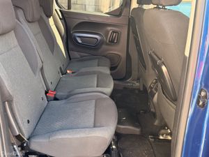 Peugeot Rifter 2020 wheelchair taxi - Image 4