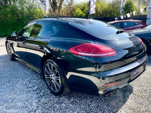 152 Porsche Panamera PLUG-IN HYBRID 3.0 - Image 3