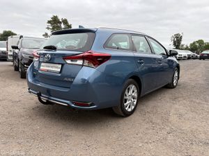 Toyota Auris - Image 2