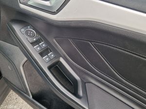 Ford Focus  ZETEC TDCI 2019 - Image 3