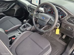 Ford Focus  ZETEC TDCI 2019 - Image 4