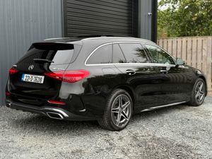 221 Mercedes-Benz C300e Premium Plus - Image 3