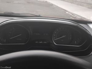 Peugeot 2008 2017 reduced to sell - Image 4