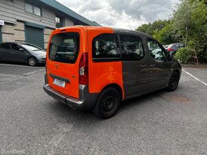 Peugeot Partner Tepee 2011 / 1.6 Diesel / Manual - Image 4