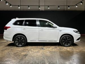 Mitsubishi Outlander BLACK HALF LEATHER - FACTORY - Image 3