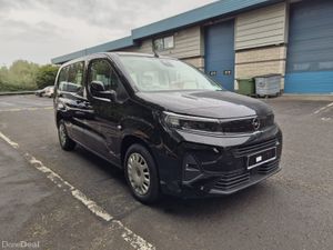 OPEL COMBO/2026/AUTO/WHEELCHAIR ACCESS/TAXI SPEC - Image 4