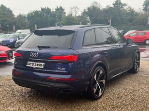 ==STUNNNIG AUDI Q7 BLACK EDITION//7 SEATER// - Image 4