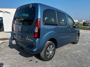 Wheelchair Car - Image 4