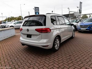 VOLKSWAGEN TOURAN 1.4 TSI COMFORTLINE 7 SEATER AUT - Image 3