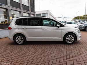 VOLKSWAGEN TOURAN 1.4 TSI COMFORTLINE 7 SEATER AUT - Image 2