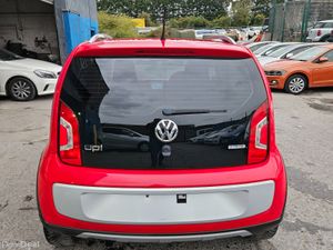 2015 Volkswagen Cross Up /Automatic 1.0 - Image 3