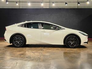 Toyota Prius HYBRID 1.8 AUTOMATIC - APPLE CAR PLAY - Image 3