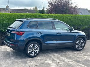 22 Skoda Karoq 1.6 tdi Se Drive €24250 inc Vrt - Image 3