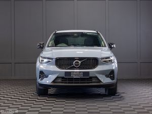 222 Volvo XC40 T4 Plus - Image 2