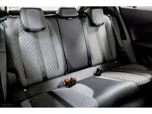 Peugeot 2008 Allure Hybrid Auto 145HP - Image 4