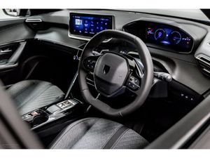 Peugeot 2008 Allure Hybrid Auto 145HP - Image 2