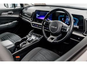 Kia Sportage K3 1.6 Petrol PHEV Auto 260HP - Image 2