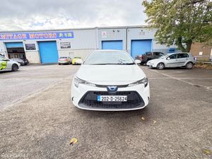 Toyota Corolla 1.8 Hybrid 2020 - Image 2