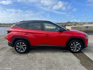 Hyundai Tucson Executive TWO Tone 5DR - Image 2