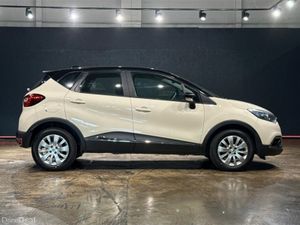 Renault Captur 1.2 PETROL AUTO - CRUISE CONTROL - - Image 3