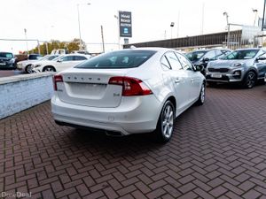 2.0D4 SE LUXURY EDITION 4DR SALOON AUTOMATIC // 1 - Image 3