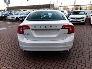 2.0D4 SE LUXURY EDITION 4DR SALOON AUTOMATIC // 1 - Image 4