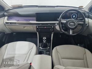 Hyundai Tucson 2WD Executive Plus - Image 2