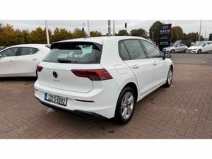 Volkswagen Golf Life 2.0 TDI 115HP 5DR - Image 4