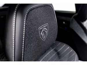 Peugeot 3008 GT Hybrid Auto 145HP - Image 4