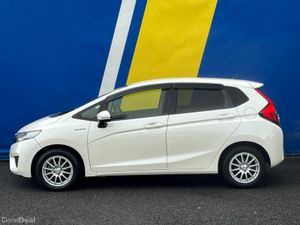 Honda Fit F-PACKAGE 1.5 HYBRID // 2 YEAR NCT // RE - Image 3