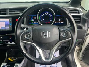 Honda Fit S-PACKAGE 1.5 HYBRID AUTO // FULL SERVIC - Image 4