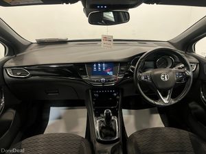 ✨ 2017 OPEL ASTRA SRI NAV 1.4i MANUAL ✨ High Spec - Image 4