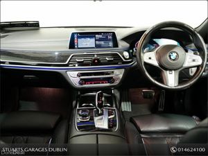 BMW 7-Series M SPORT 4 DOOR AUTO PHEV*BLACK SAPPHI - Image 4