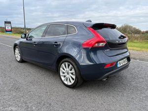 2015 VOLVO V40 1.6 PETROL AUTOMATIC - Image 3