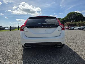 2017 Volvo V60 D4 Dynamic-ED - Image 4