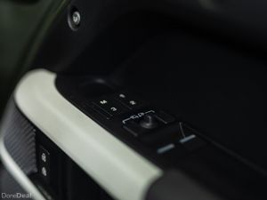 LAND ROVER DEFENDER 90 3.0D 250HP SE TOP SPEC - Image 3